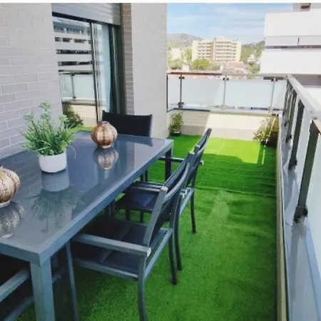 Excellent Location- Beach, Pool, Telework, 2 Bikes, Parking & Wifi Gratis At 